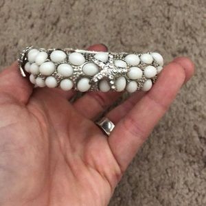 White and starfish bracelet